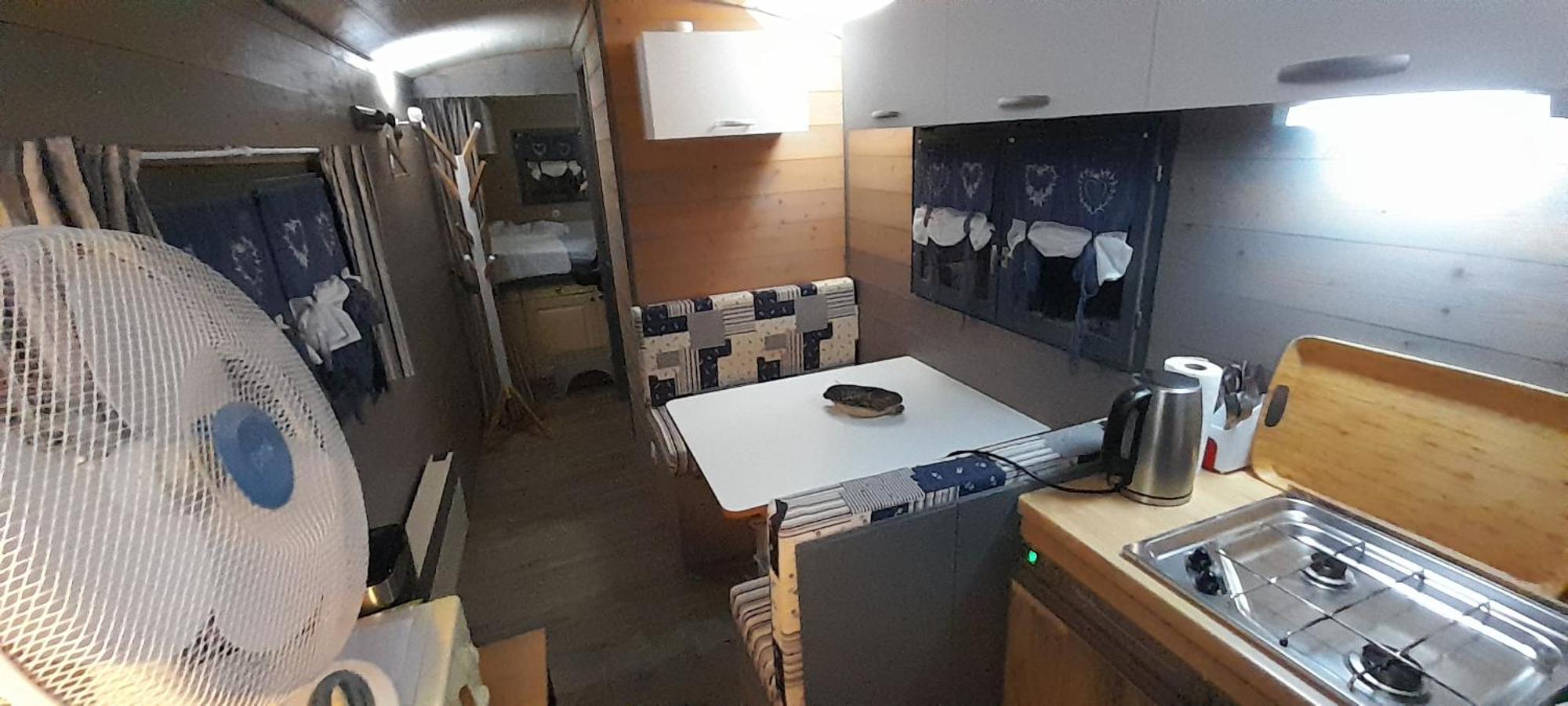 Location Type Gite, Chambre D'Hote, Meuble De Tourisme Dans Joli Petit Chalet Typique Et Ou Jolie Roulotte Type Boheme Waldighoffen Ngoại thất bức ảnh