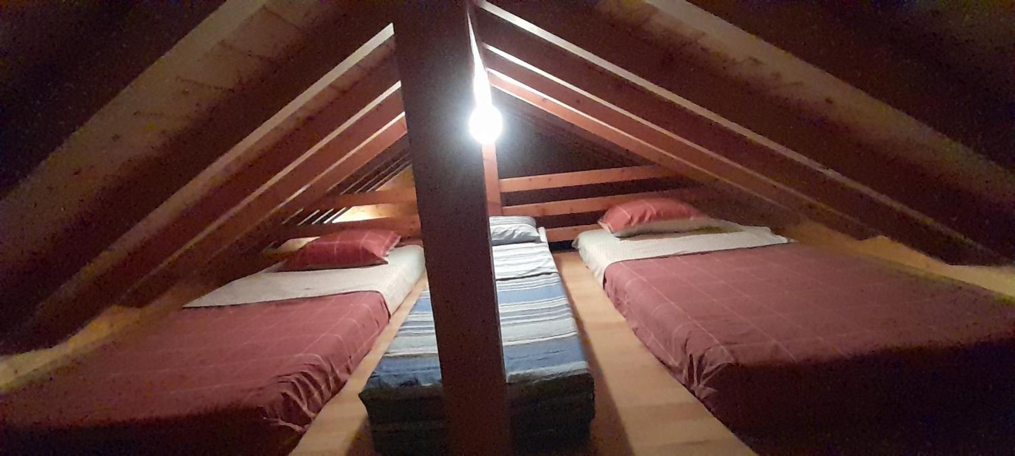 Location Type Gite, Chambre D'Hote, Meuble De Tourisme Dans Joli Petit Chalet Typique Et Ou Jolie Roulotte Type Boheme Waldighoffen Ngoại thất bức ảnh