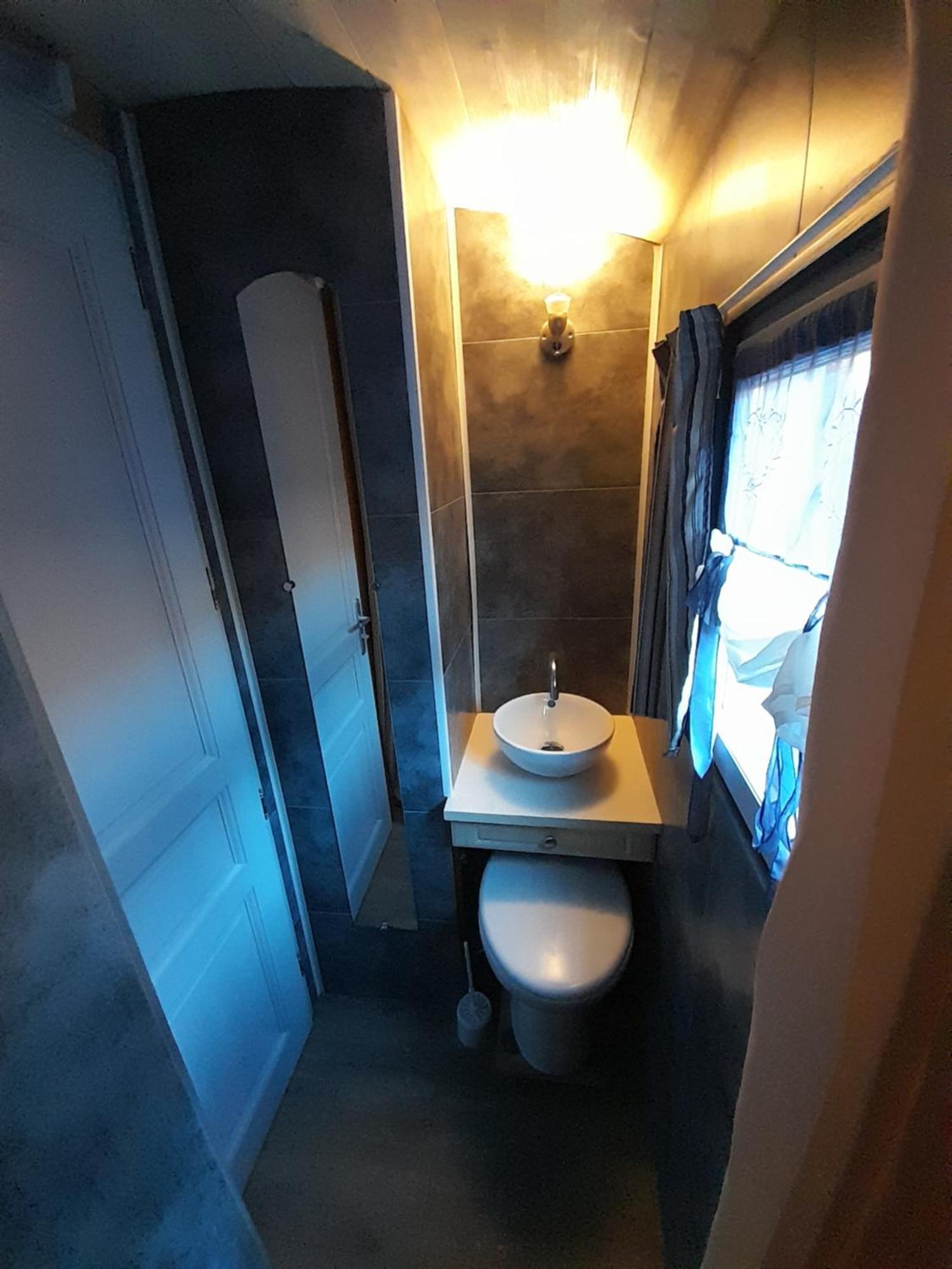 Location Type Gite, Chambre D'Hote, Meuble De Tourisme Dans Joli Petit Chalet Typique Et Ou Jolie Roulotte Type Boheme Waldighoffen Ngoại thất bức ảnh