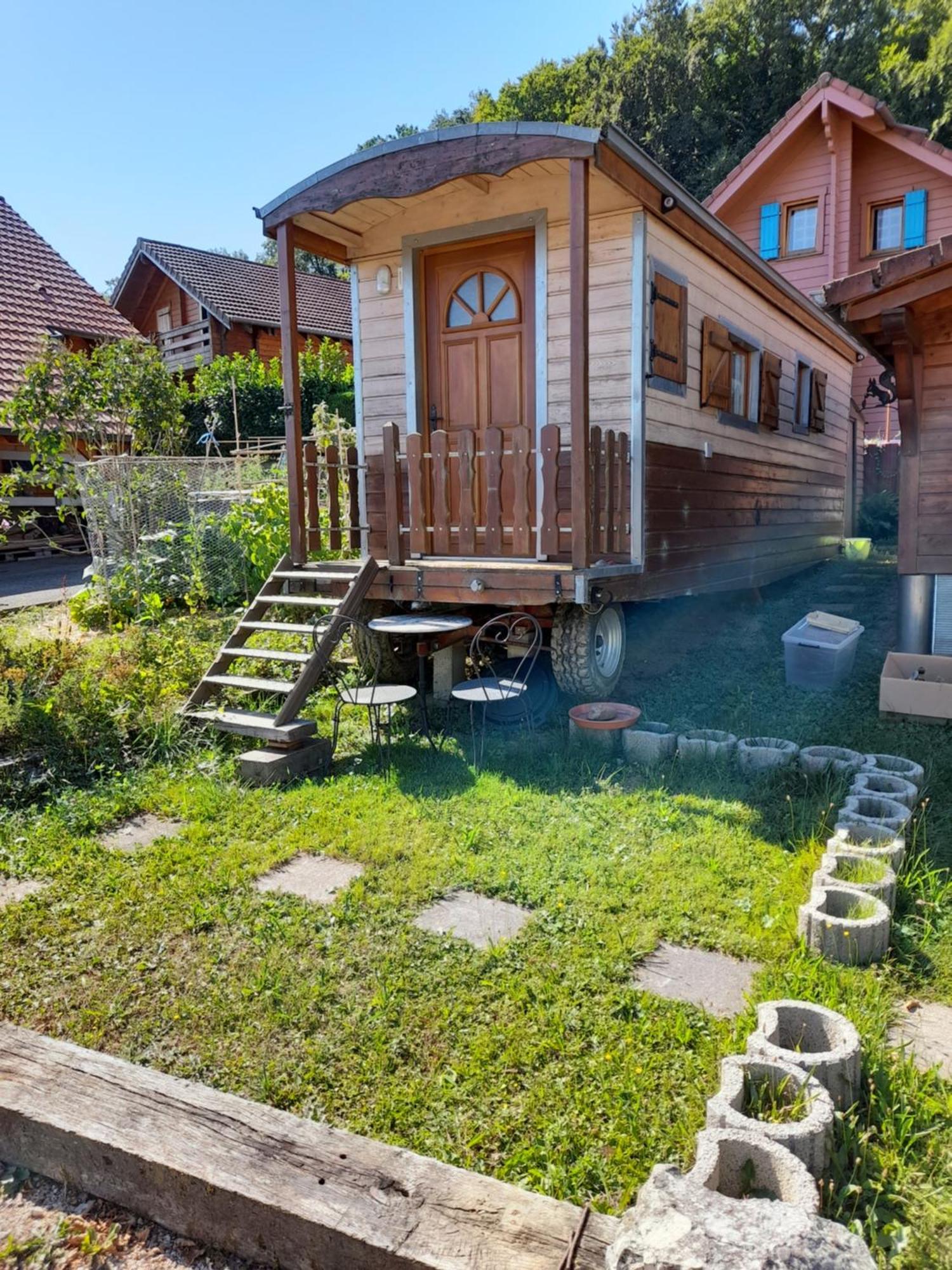 Location Type Gite, Chambre D'Hote, Meuble De Tourisme Dans Joli Petit Chalet Typique Et Ou Jolie Roulotte Type Boheme Waldighoffen Ngoại thất bức ảnh